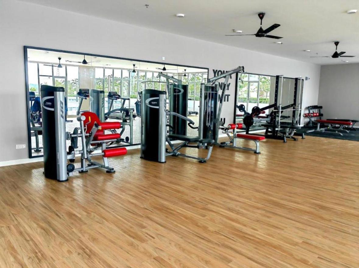 2 Pax Luxury View Klia Terminal Apartment