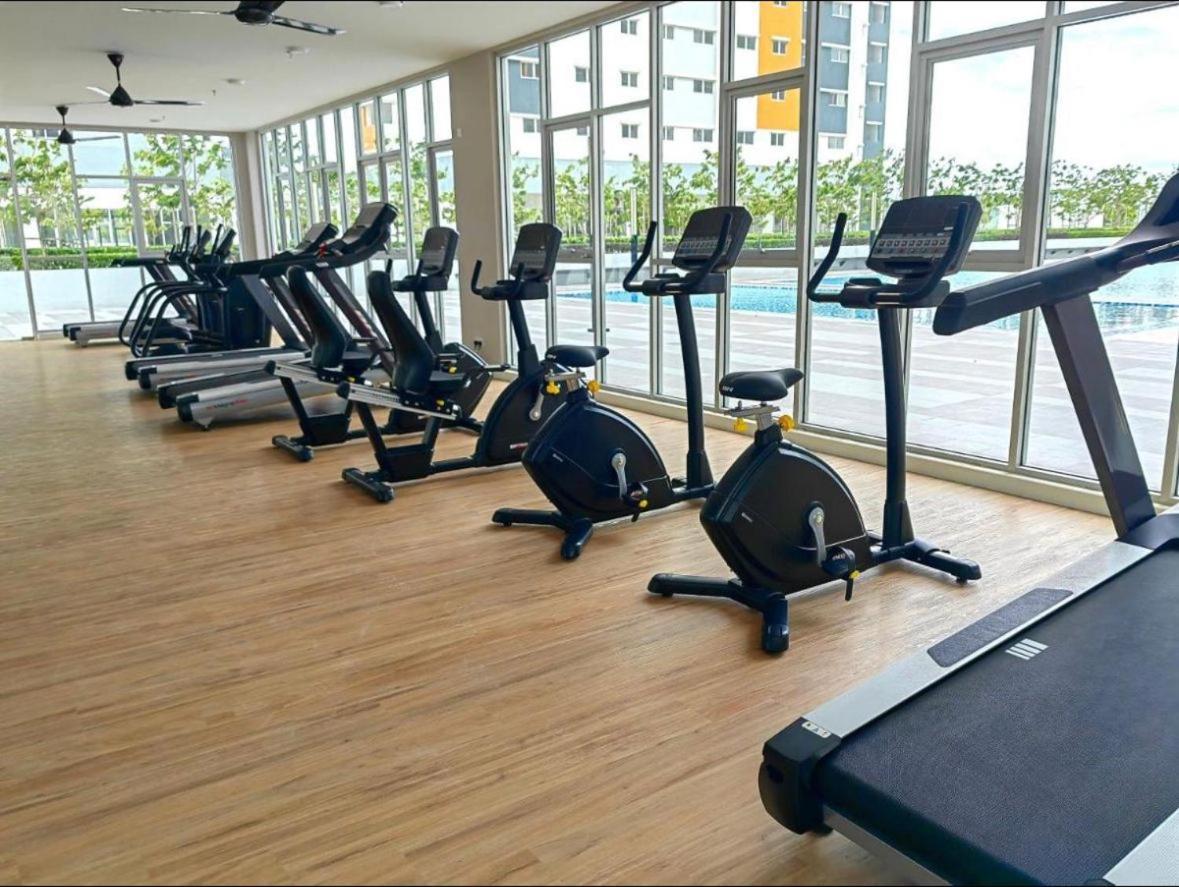 2 Pax Luxury View Klia Terminal Apartment Sepang